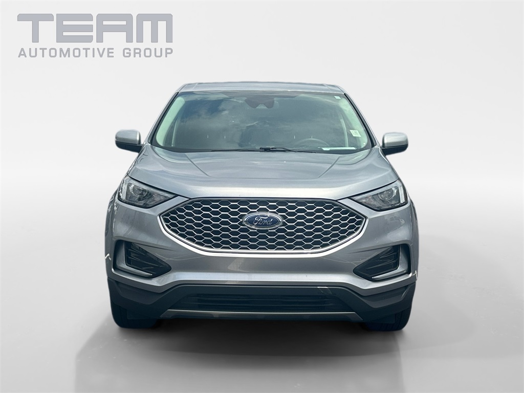 2024 Ford Edge SEL photo 2