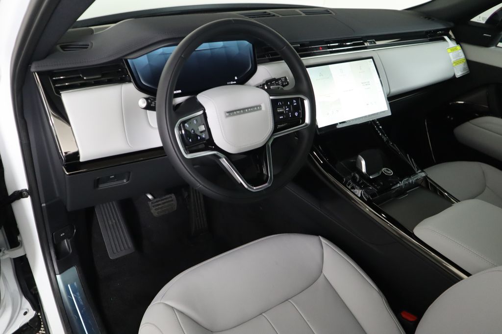 2025 Land Rover Range Rover Sport P360 S photo 9