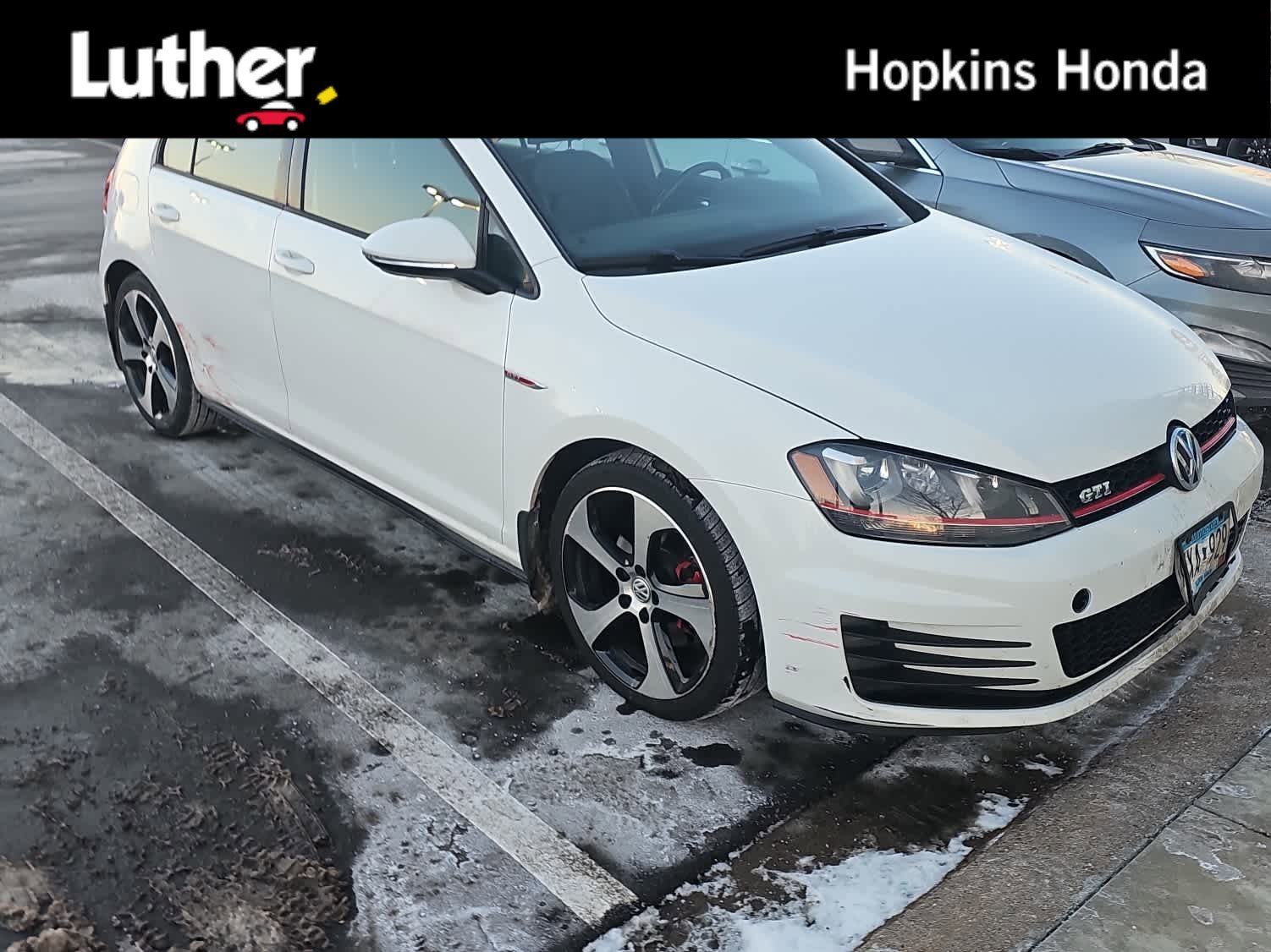 2016 Volkswagen Golf GTI SE's photo