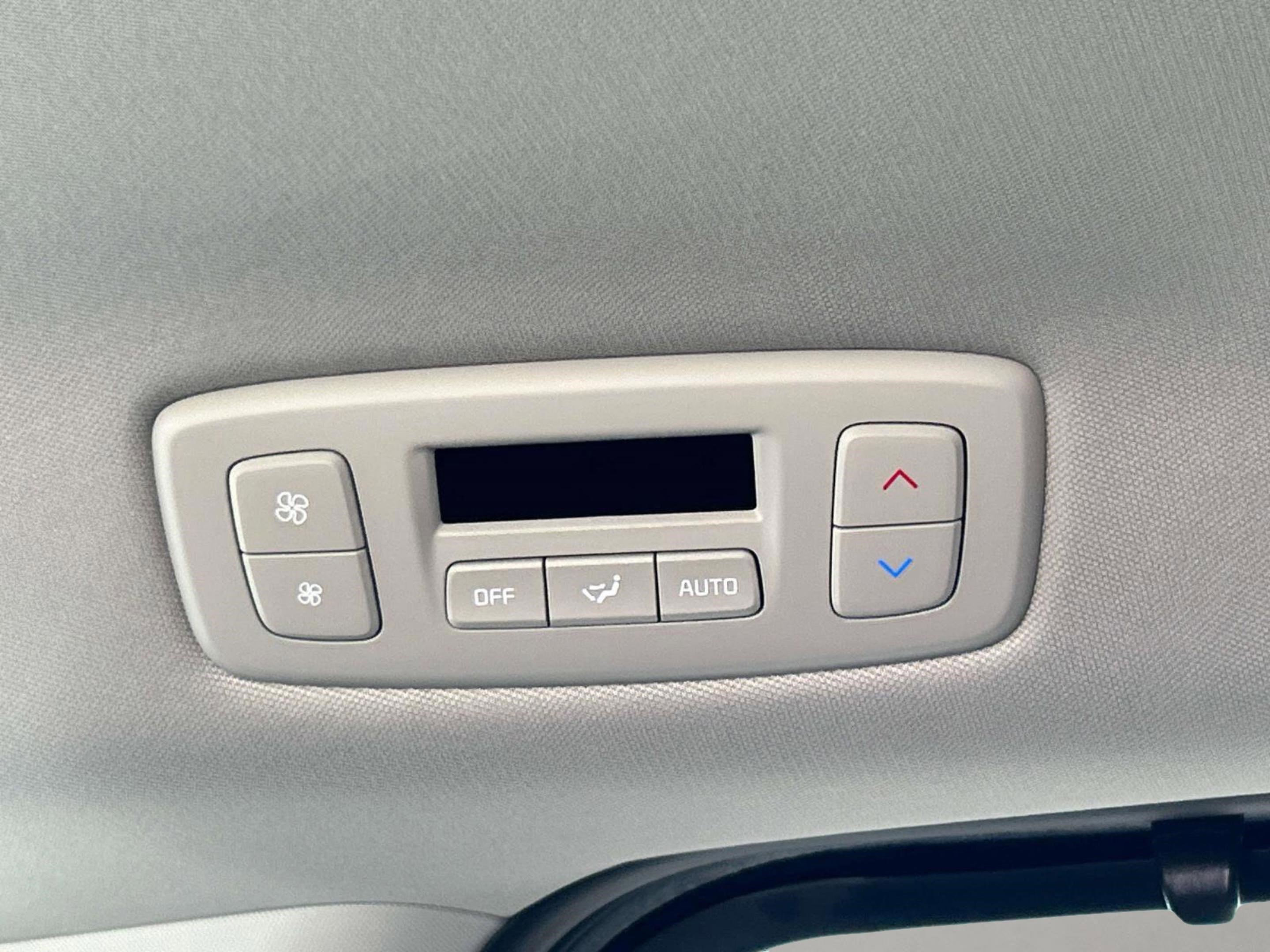 2026 Kia Carnival SX photo 19