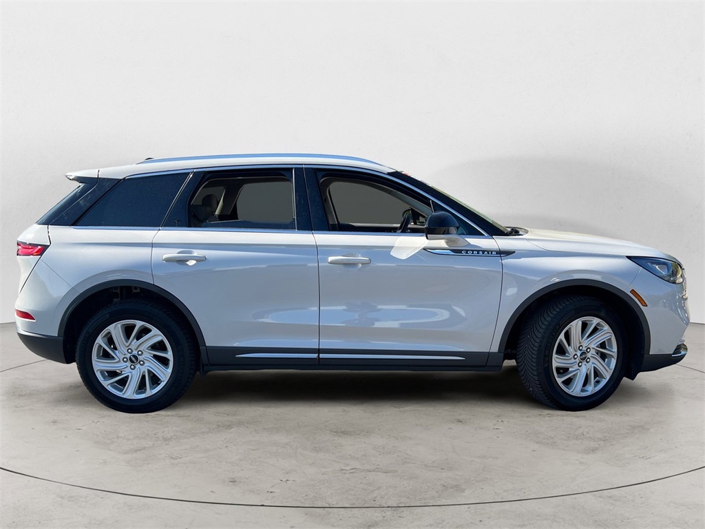 2021 Lincoln Corsair Standard photo 2