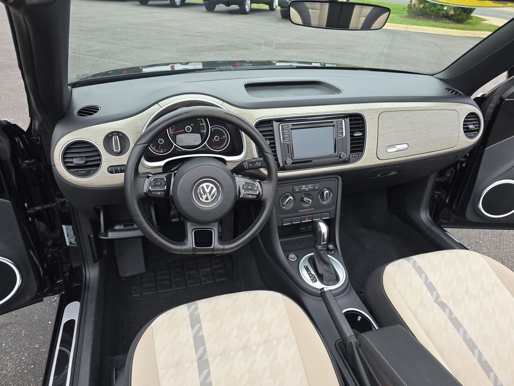 2018 Volkswagen Beetle SE Coast photo 14