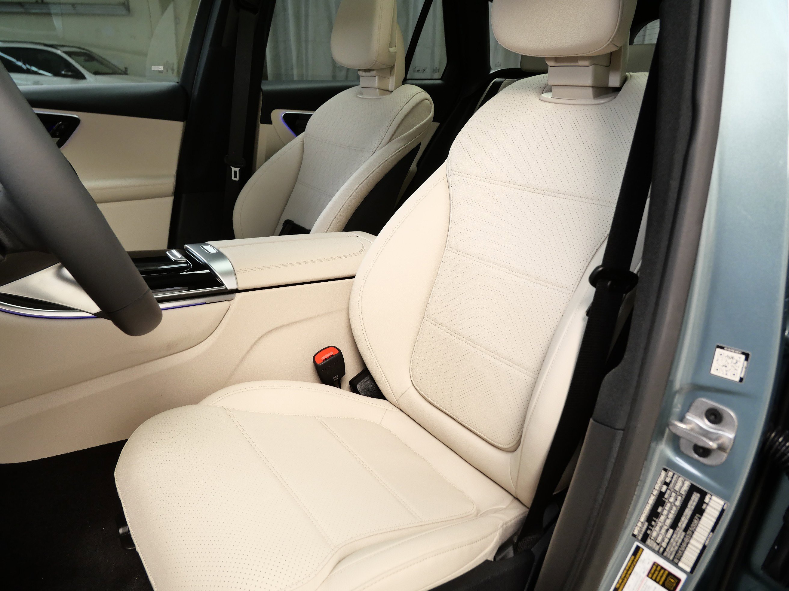 2026 Mercedes Benz GLC 300 4MATIC photo 2