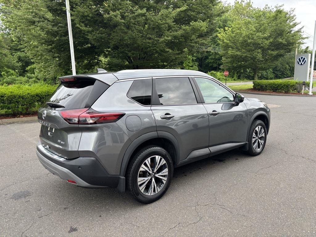 2022 Nissan Rogue SV photo 6