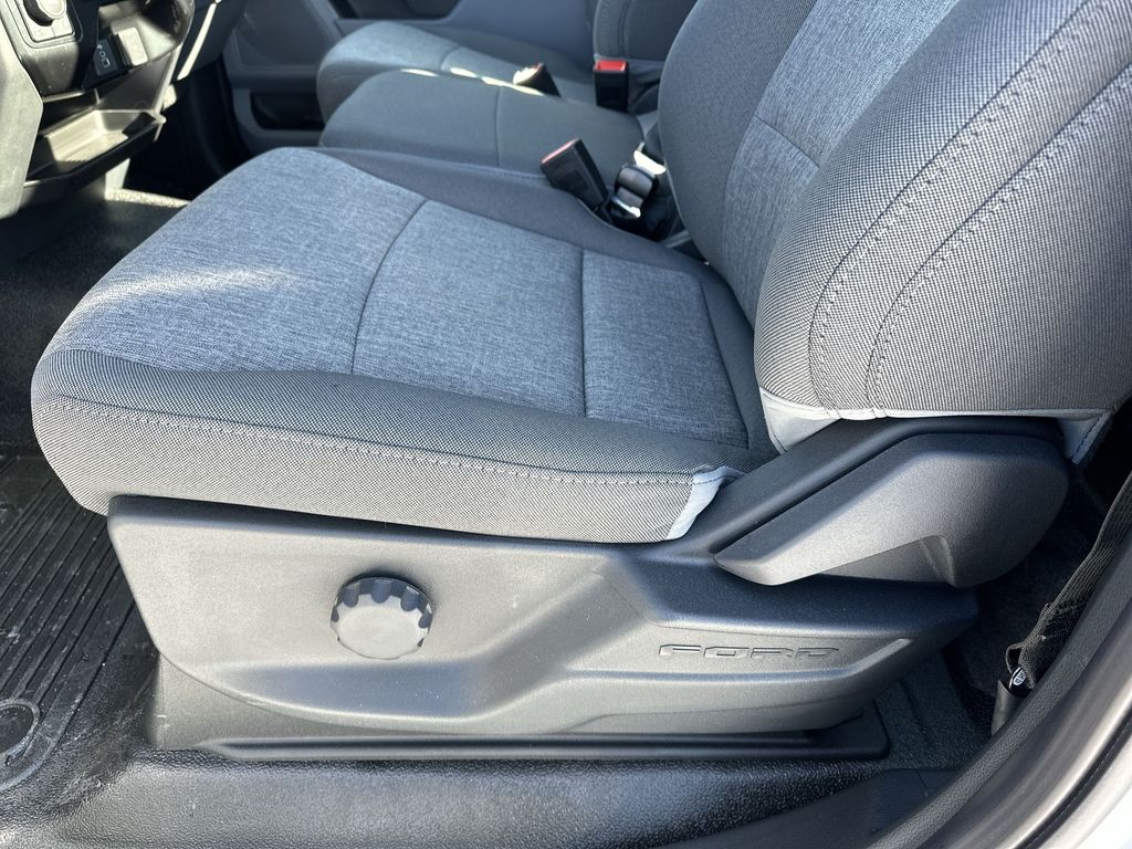 2025 Ford F-250 XLT photo 12