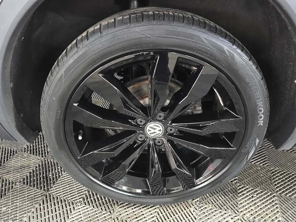 2021 Volkswagen Tiguan SE R-Line Black photo 12
