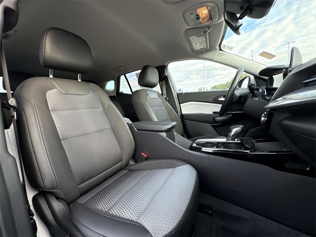 2024 Chevrolet Trax LT photo 23