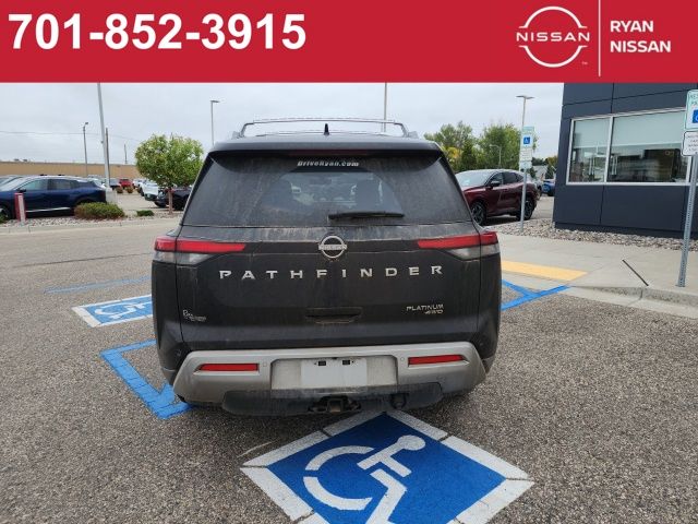 2024 Nissan Pathfinder Platinum photo 3