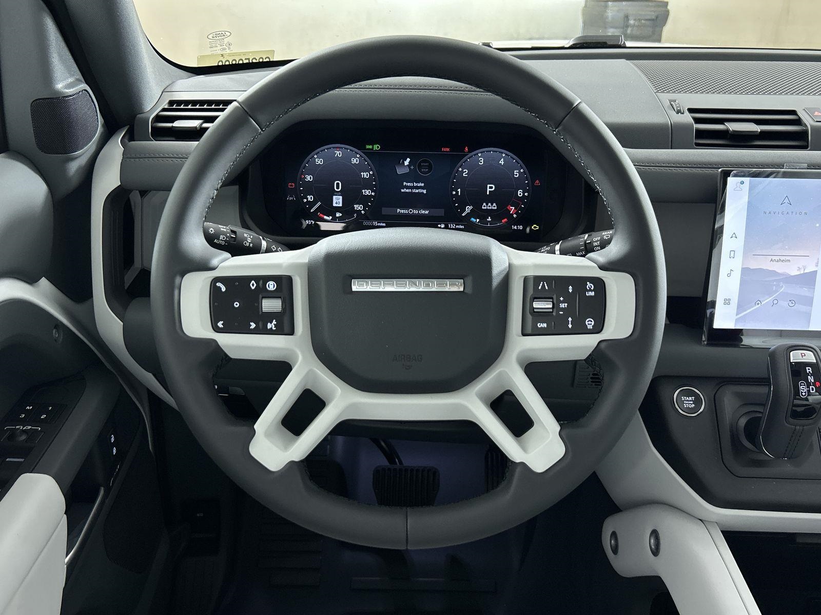 2025 Land Rover Defender 110 S photo 11