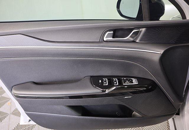2025 Kia K5 GT-Line photo 22