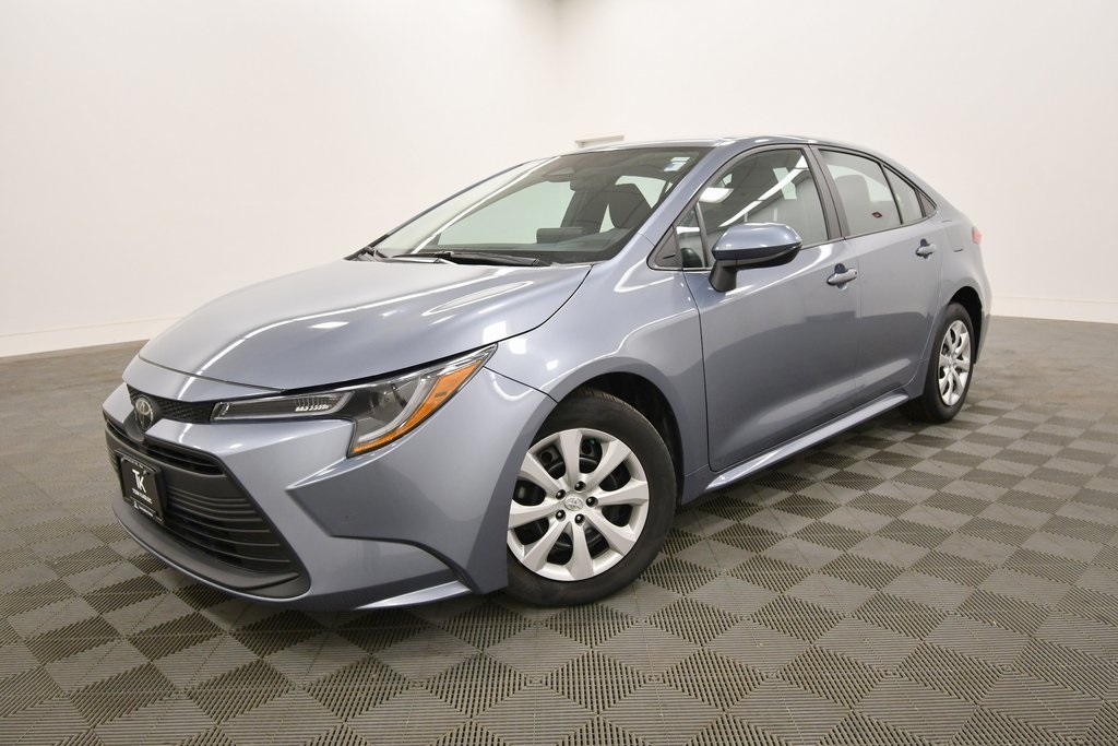 2024 Toyota Corolla LE photo 2