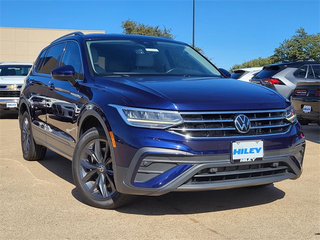 2023 Volkswagen Tiguan SE's photo