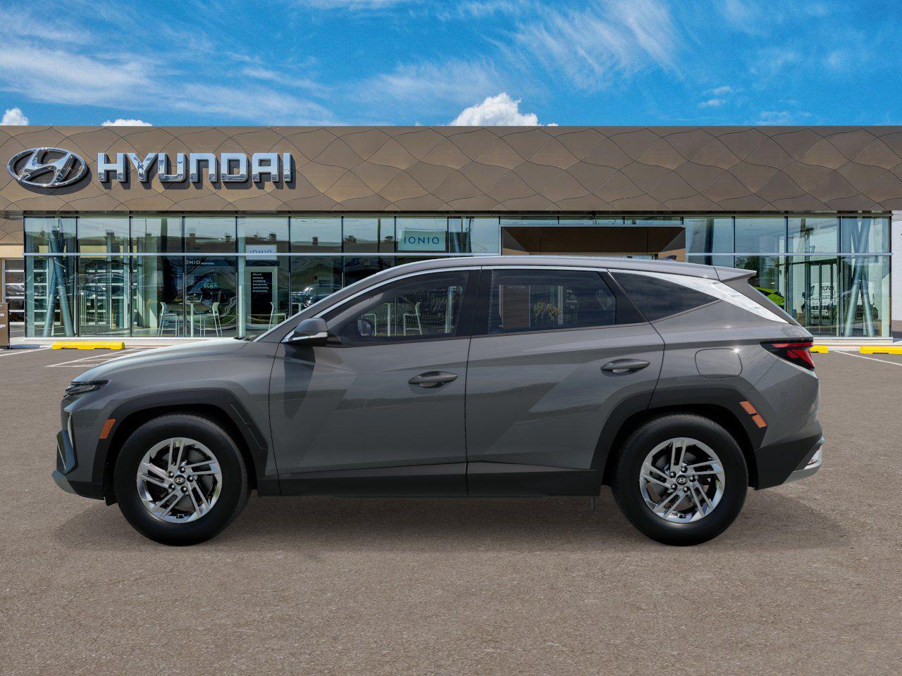 2026 Hyundai Tucson SE photo 3