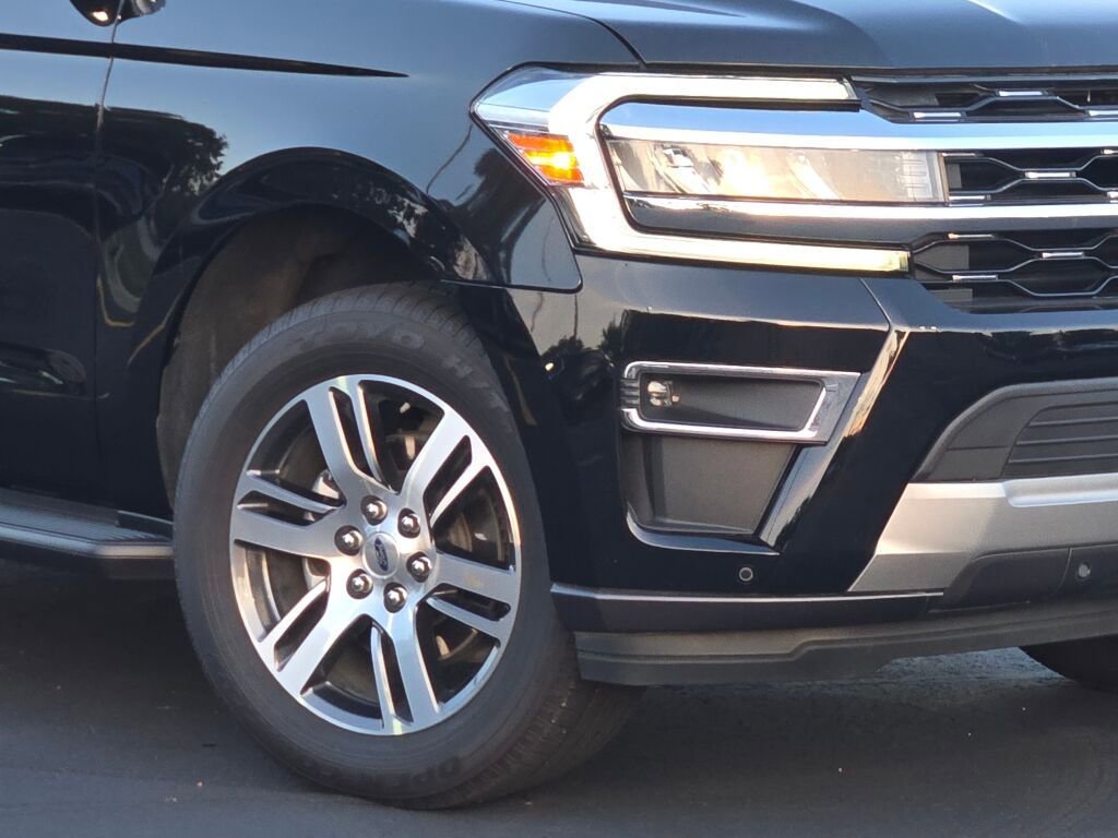 2024 Ford Expedition Limited photo 3