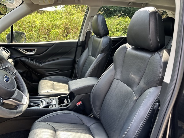 2022 Subaru Forester Touring photo 12