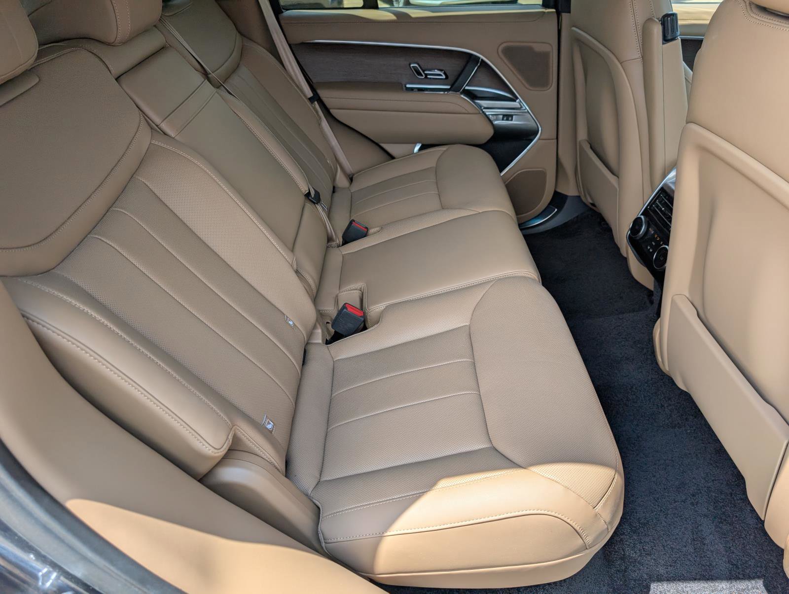 2025 Land Rover Range Rover SE photo 27