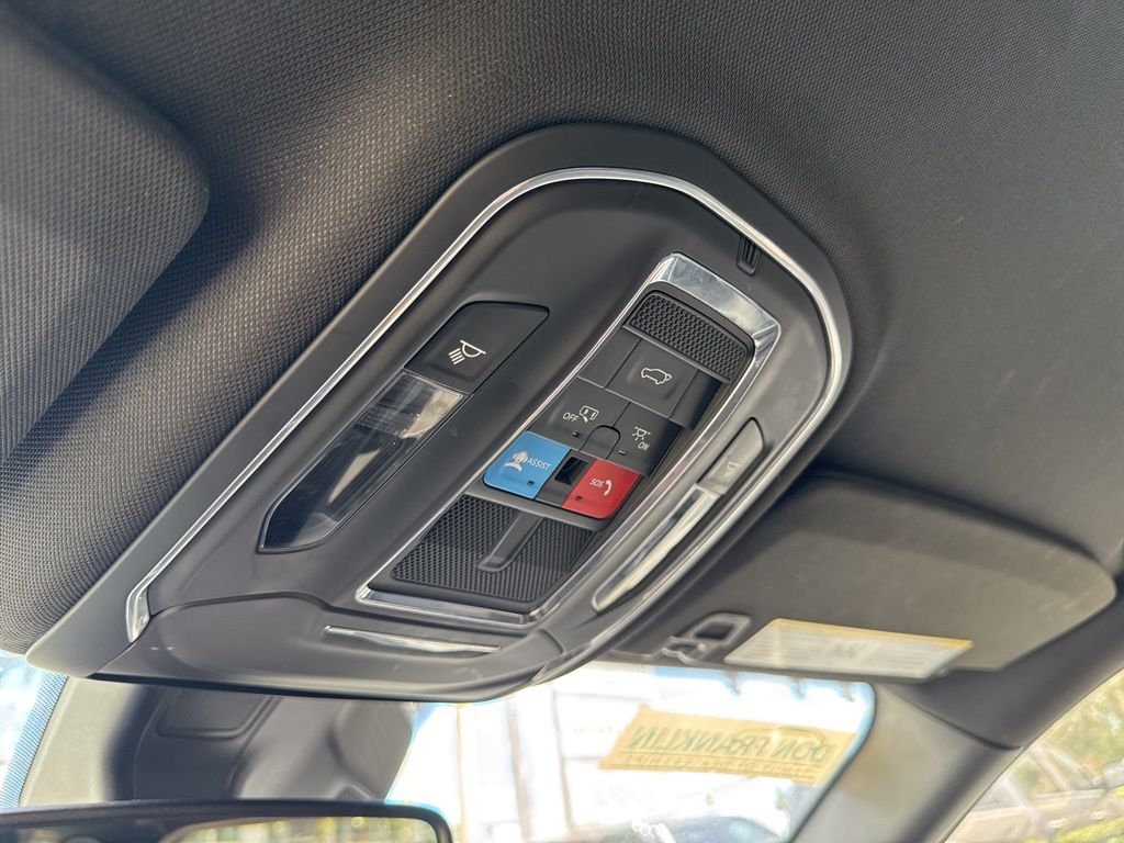 2023 Jeep Grand Cherokee Altitude photo 14