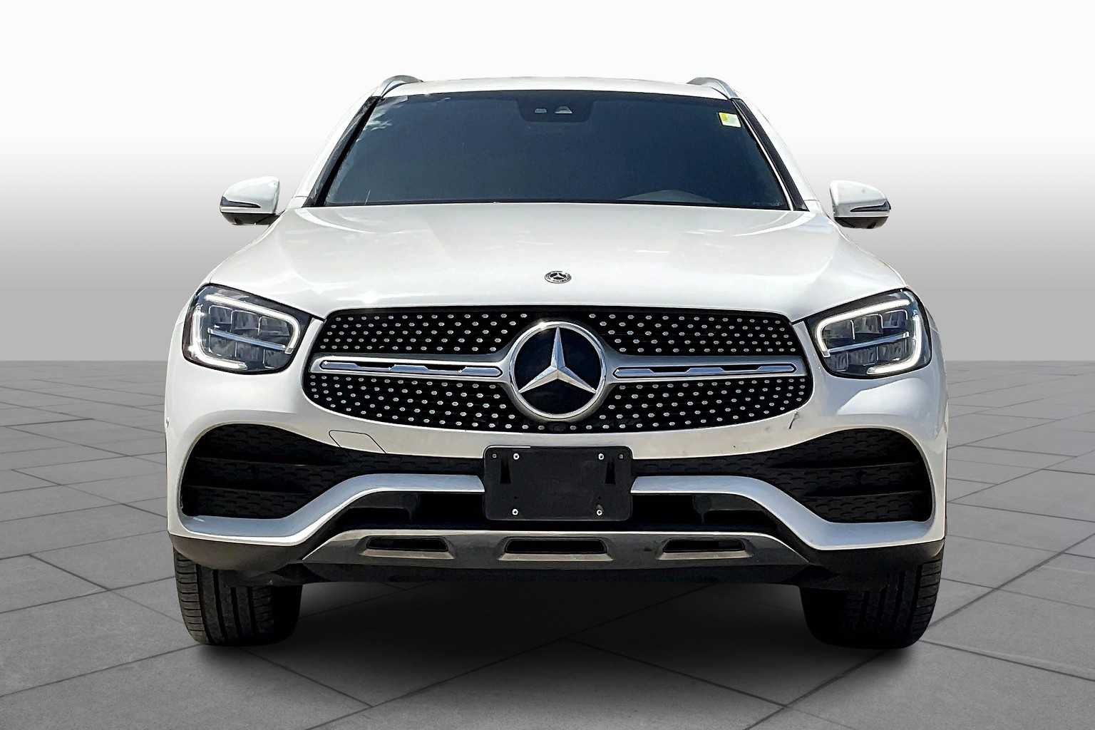 2022 Mercedes Benz GLC 300 photo 3