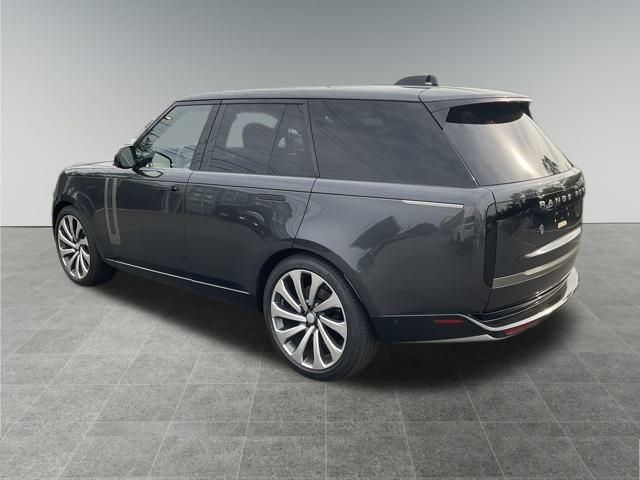 2025 Land Rover Range Rover SE photo 2