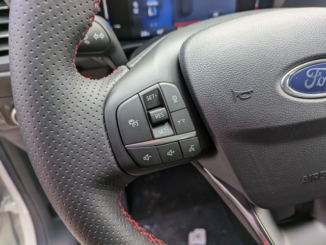2025 Ford Escape ST-Line photo 17