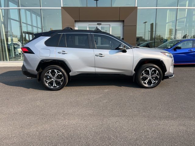 2025 Toyota RAV4 Hybrid XSE photo 2