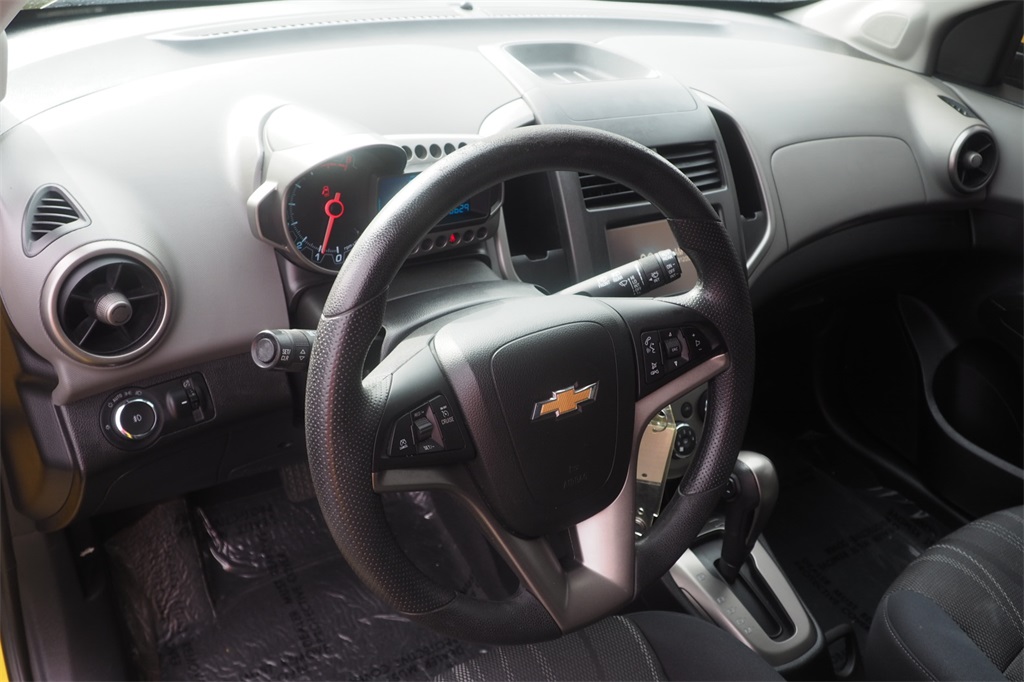2016 Chevrolet Sonic LT photo 10