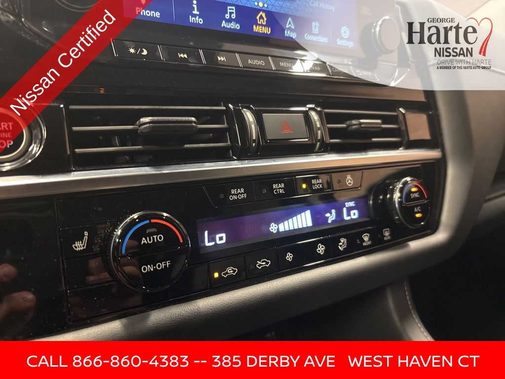 2023 Nissan Pathfinder SL photo 8