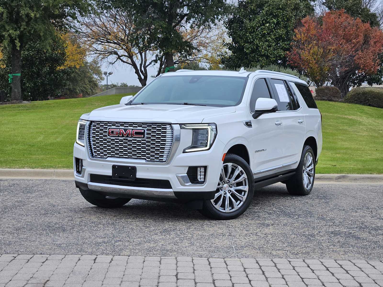 2022 GMC Yukon Denali's photo