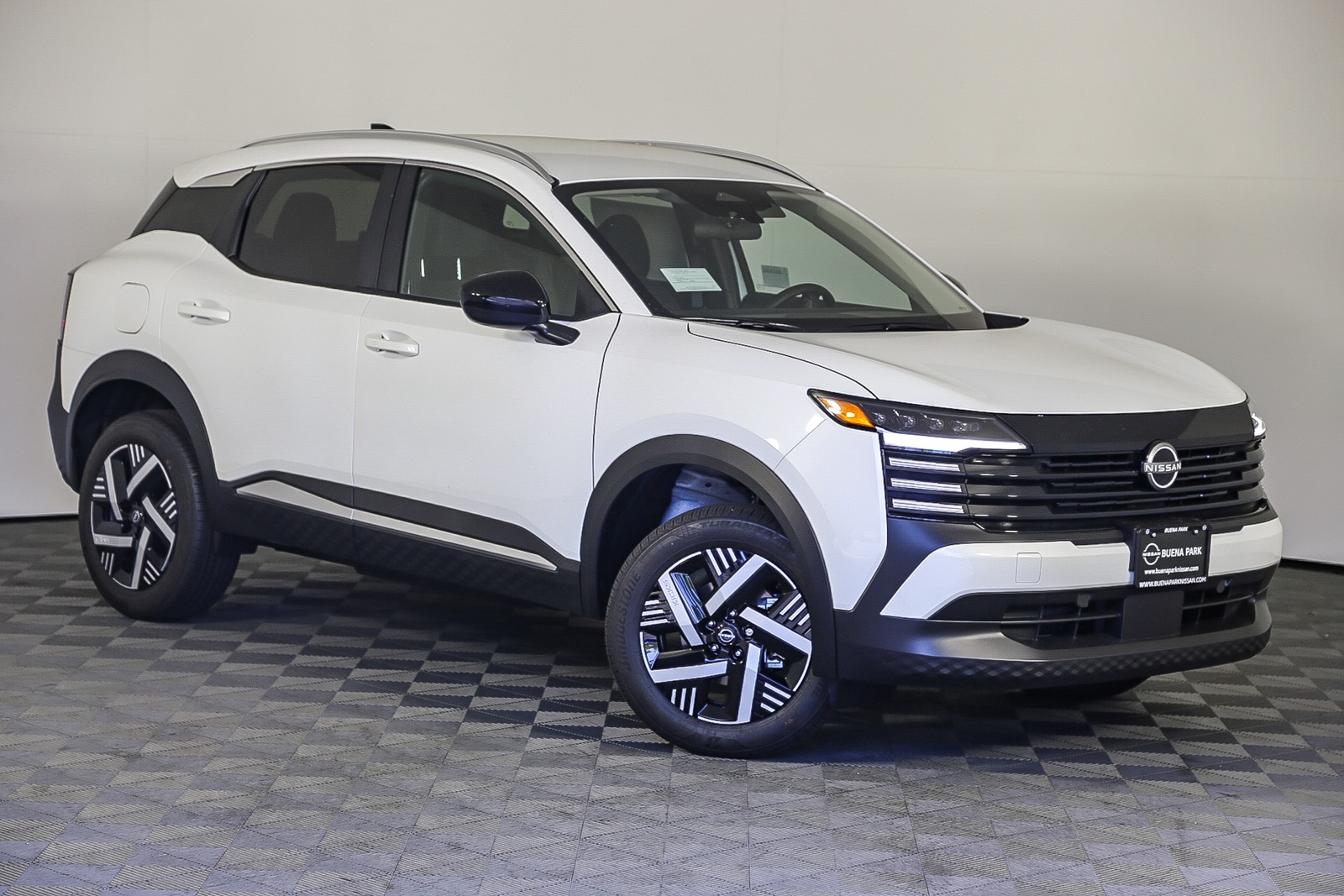 2026 Nissan KICKS SV's photo