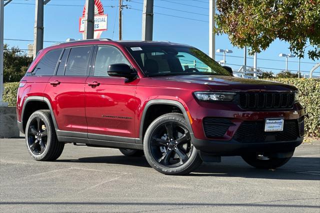 2025 Jeep Grand Cherokee Altitude X photo 2