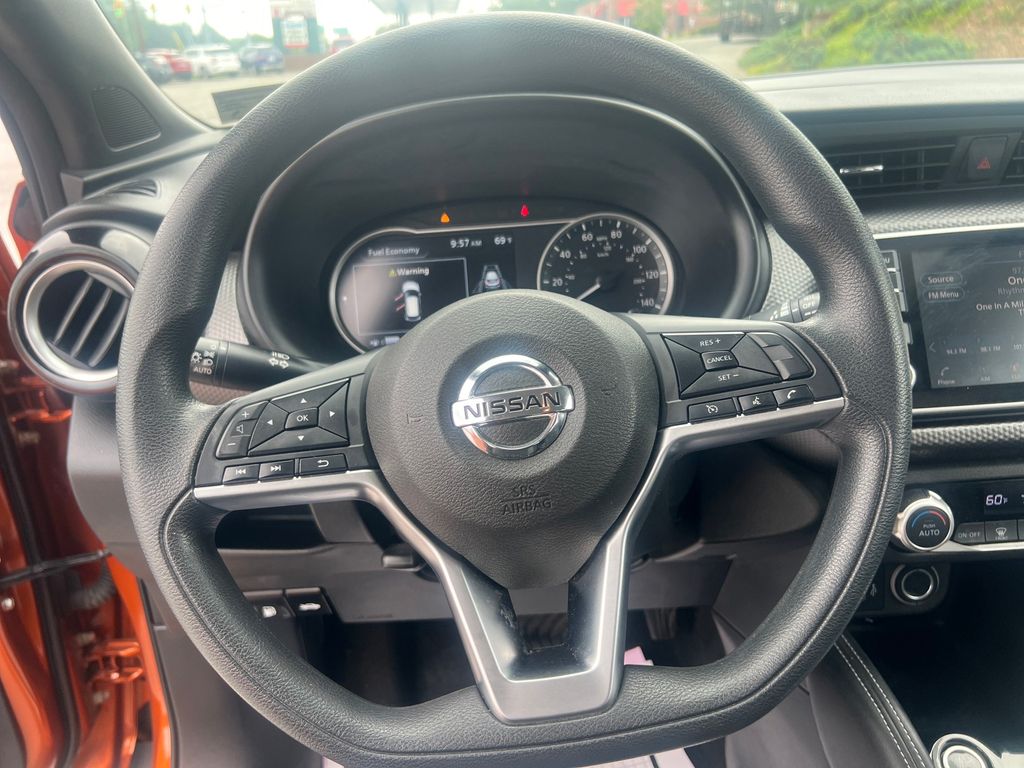 2020 Nissan Kicks SV photo 14