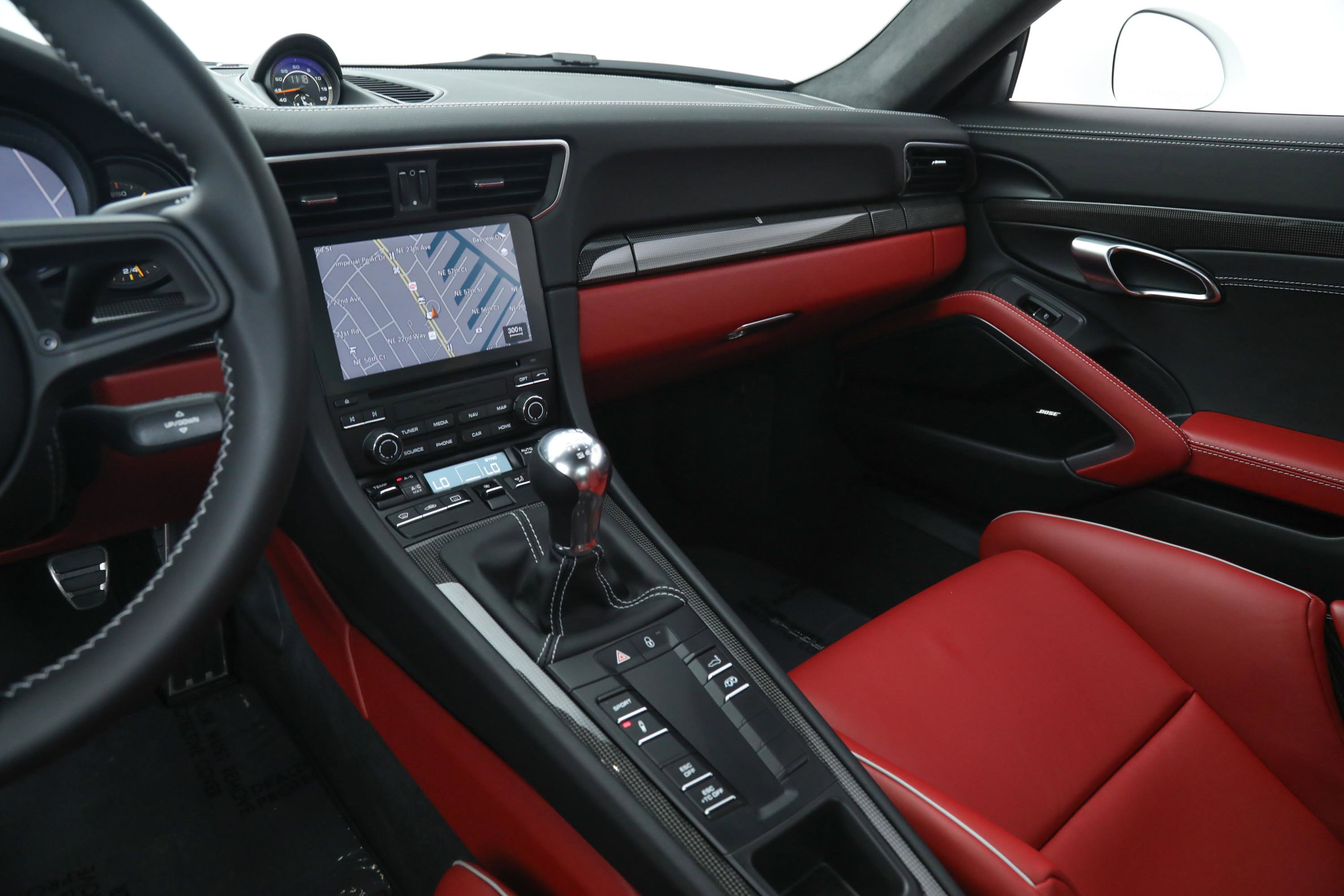 2018 Porsche 911 GT3 Touring photo 28