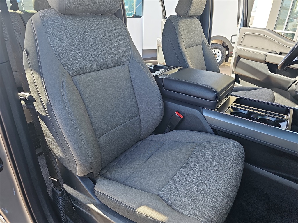 2025 Ford F-150 XLT photo 10