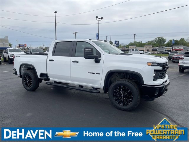 2025 Chevrolet Silverado 2500HD Custom photo 2