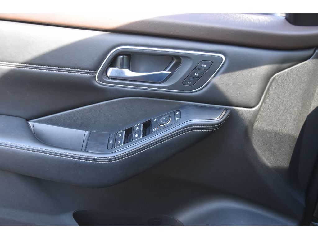 2021 Nissan Rogue SL photo 21