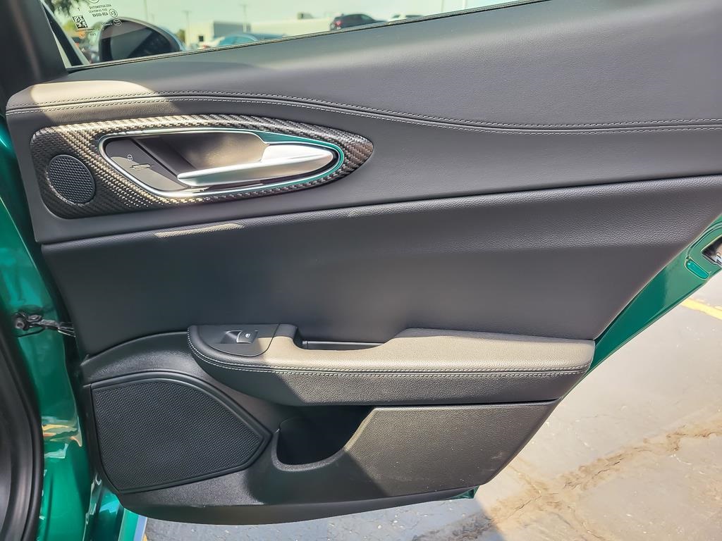 2024 Alfa Romeo Giulia Quadrifoglio photo 18