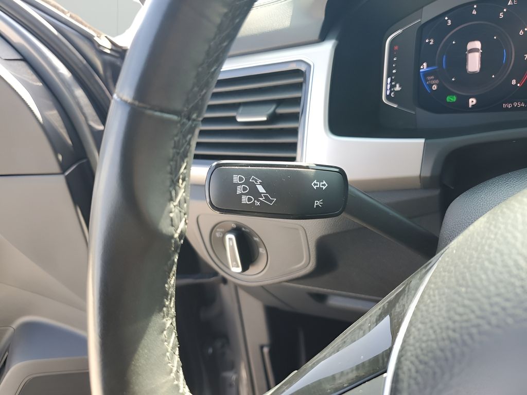 2019 Volkswagen Atlas V6 SEL photo 32