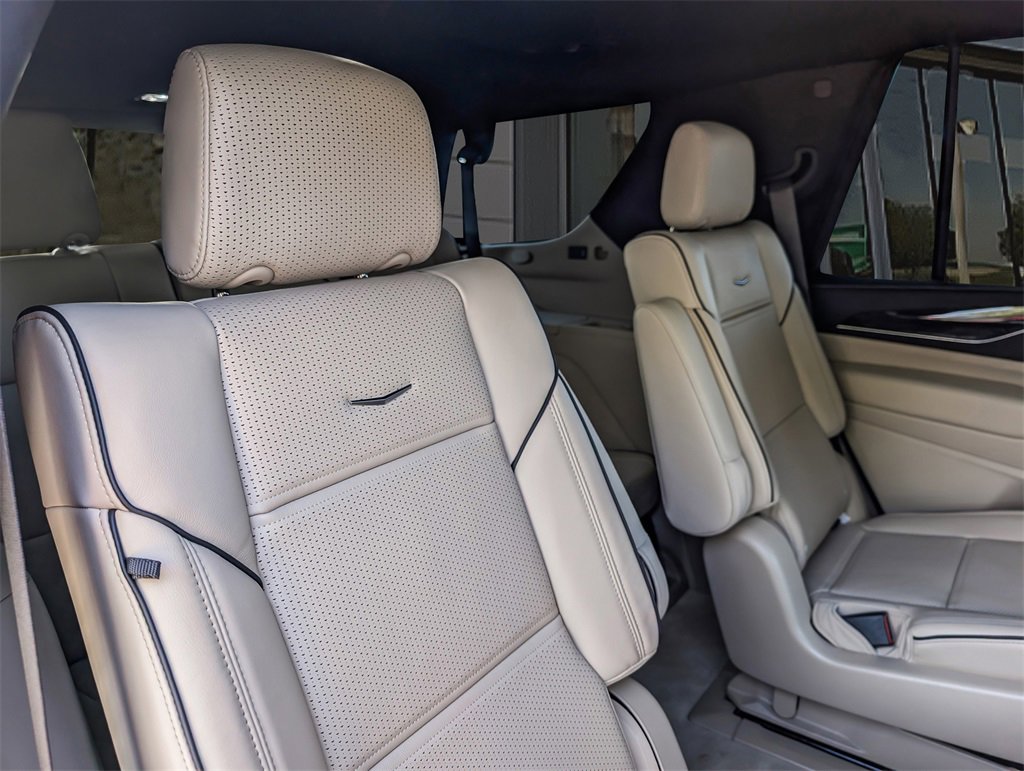 2023 Cadillac Escalade Premium Luxury photo 23