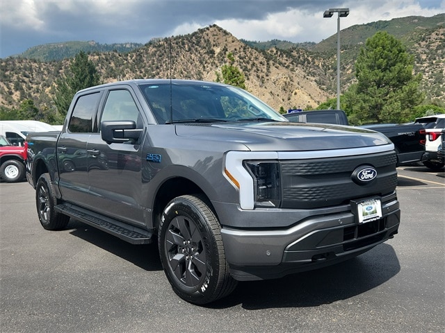 2025 Ford F-150 Lightning Flash's photo
