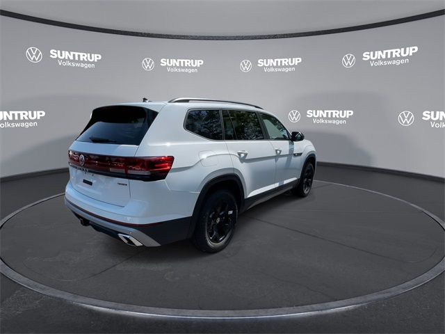 2025 Volkswagen Atlas Peak Edition SE Technology photo 2