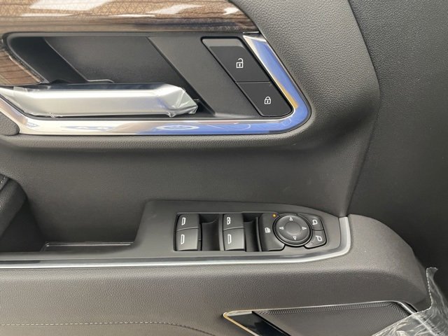 2025 Chevrolet Silverado 1500 LT photo 4