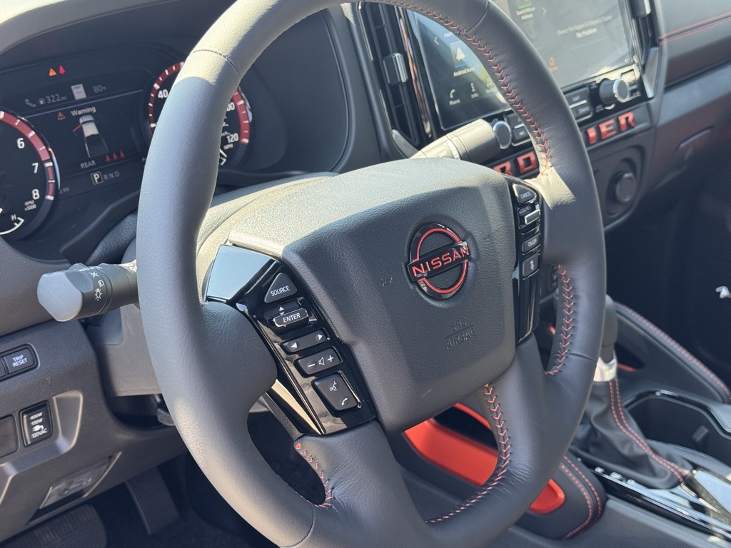 2025 Nissan Frontier PRO-4X photo 12