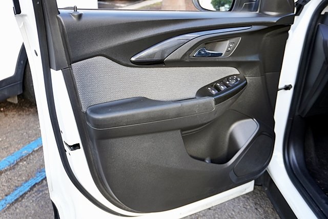 Used 2022 White Chevrolet LT image 21