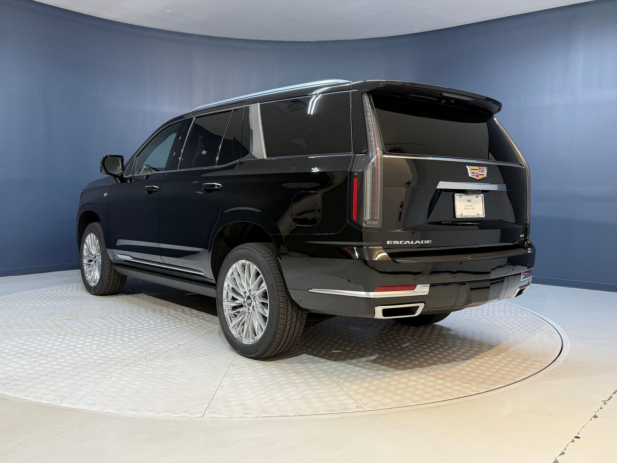 2025 Cadillac Escalade Premium Luxury photo 2