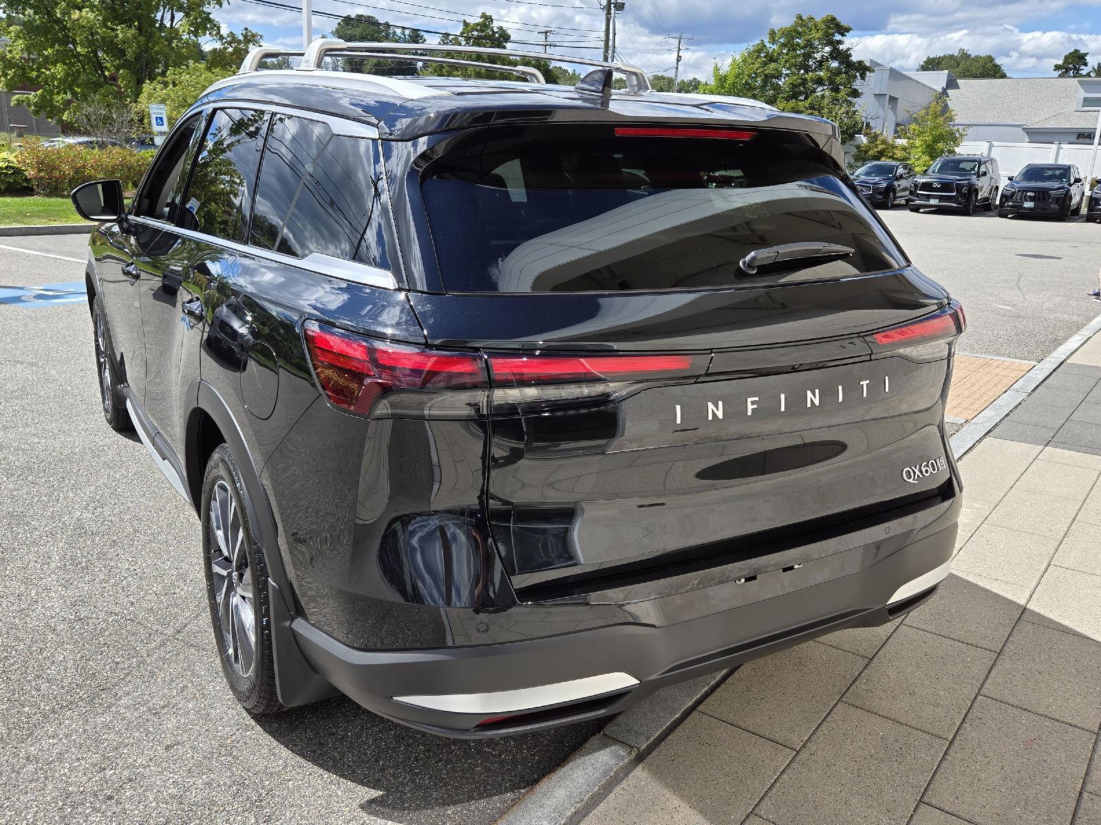 2026 Infiniti QX60 Luxe AWD photo 10