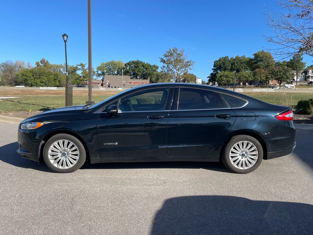 Used 2014 Ford Fusion SE Hybrid with VIN 3FA6P0LUXER271763 for sale in Kansas City