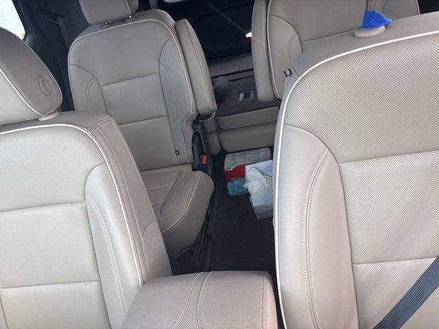 2022 Chevrolet Traverse Premier photo 2