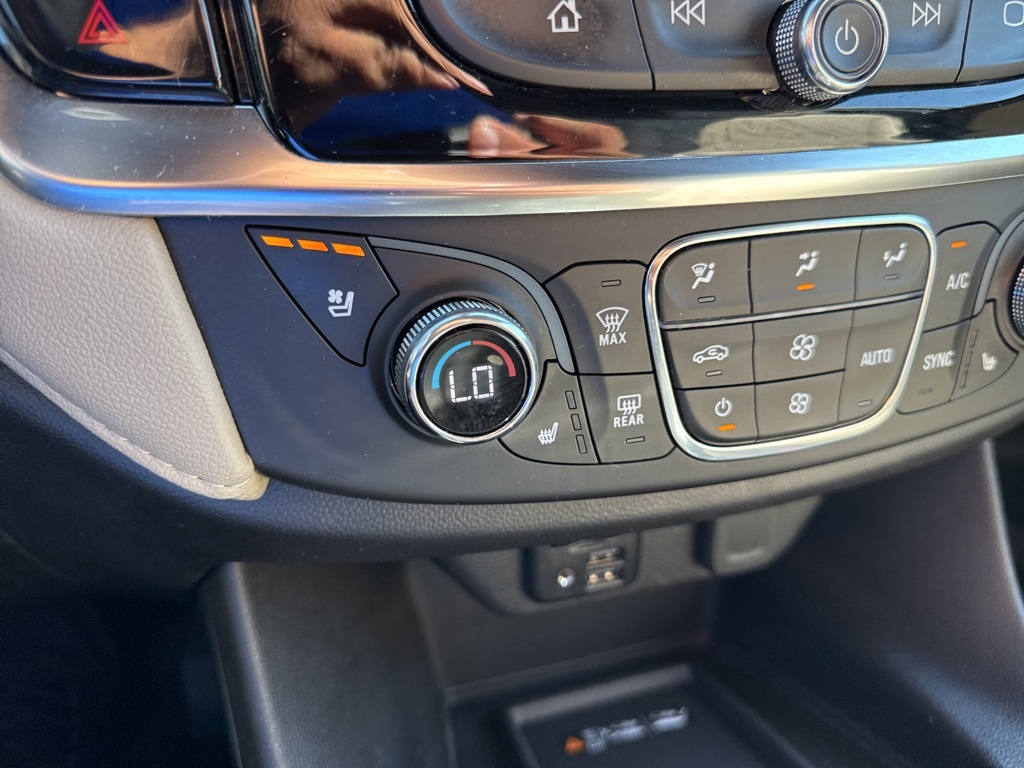 2023 Chevrolet Traverse Premier photo 29