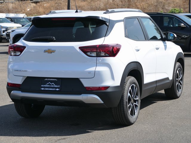 2026 Chevrolet Trailblazer LT photo 2
