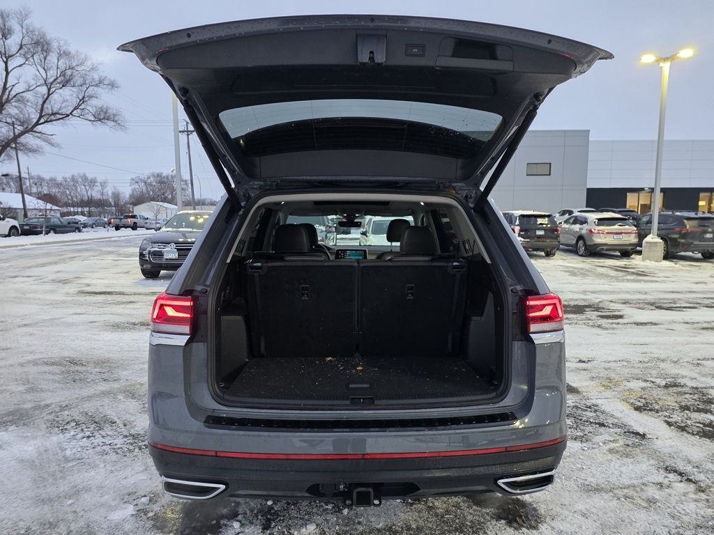 2025 Volkswagen Atlas SE Technology photo 2